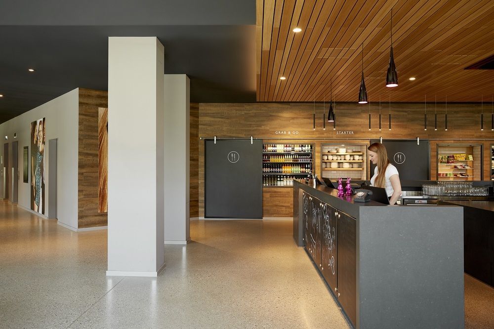 Moxy Excel Londen